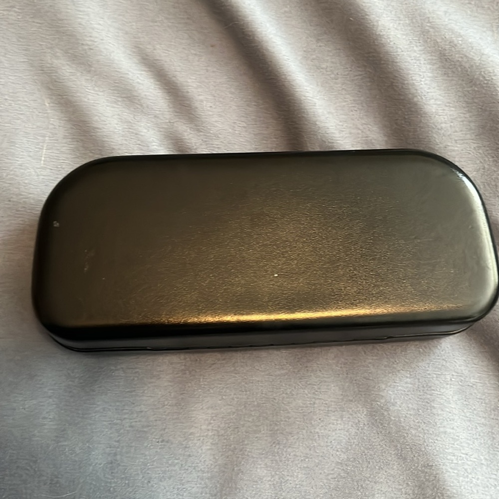 Coach sunglass carrying case - Picture 3 of 3
